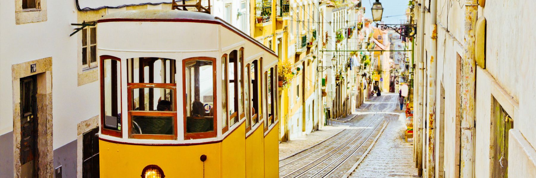 Rent a car in Lisbon
